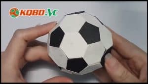 Hướng dẫn cách làm quả bóng đá tại nhà bằng giấy, vải, cát, nhựa
