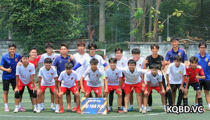 lò đào tạo bóng đá hà nội t&t