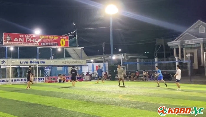 sân bóng nhất sơn