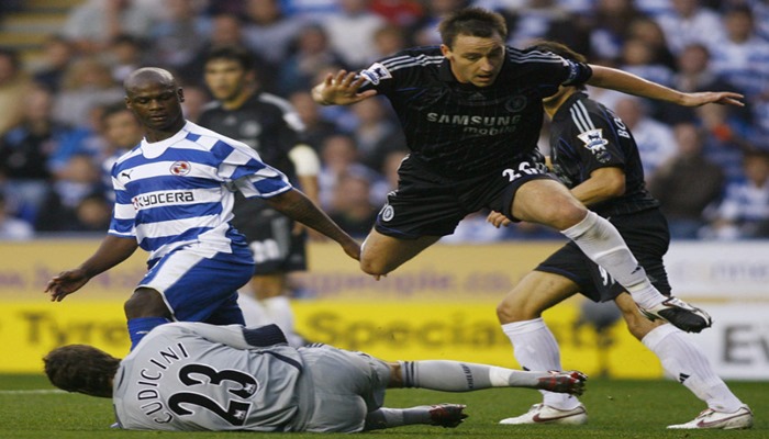 John Terry làm thủ môn