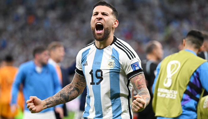 Nicolas Otamendi trên sân cỏ