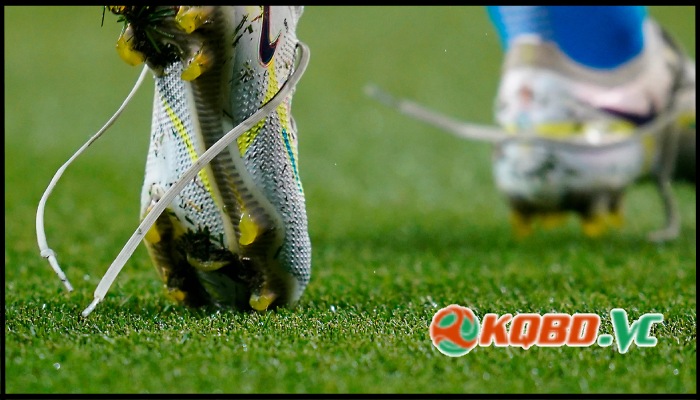 cách buộc dây giày không bị tuột