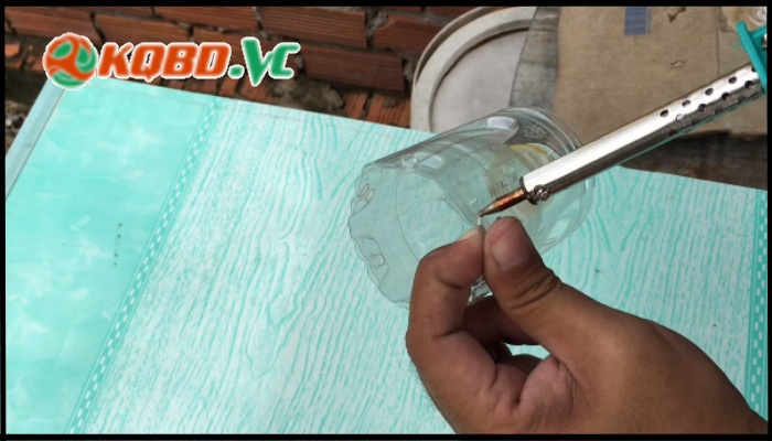 cách làm kèn bằng chai nước