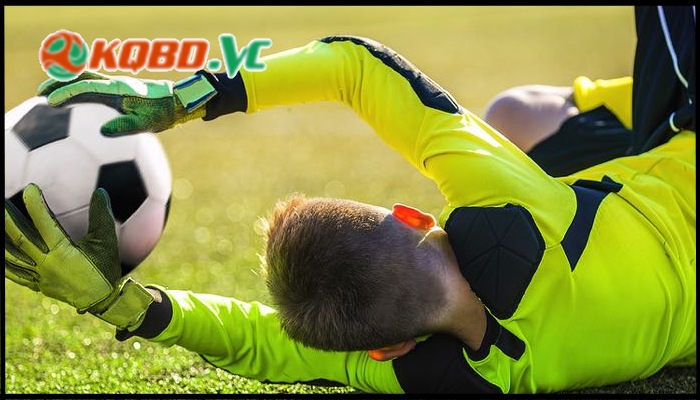 thủ môn futsal không đeo găng tay